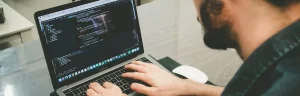 لپ تاپ برای برنامه نویسی